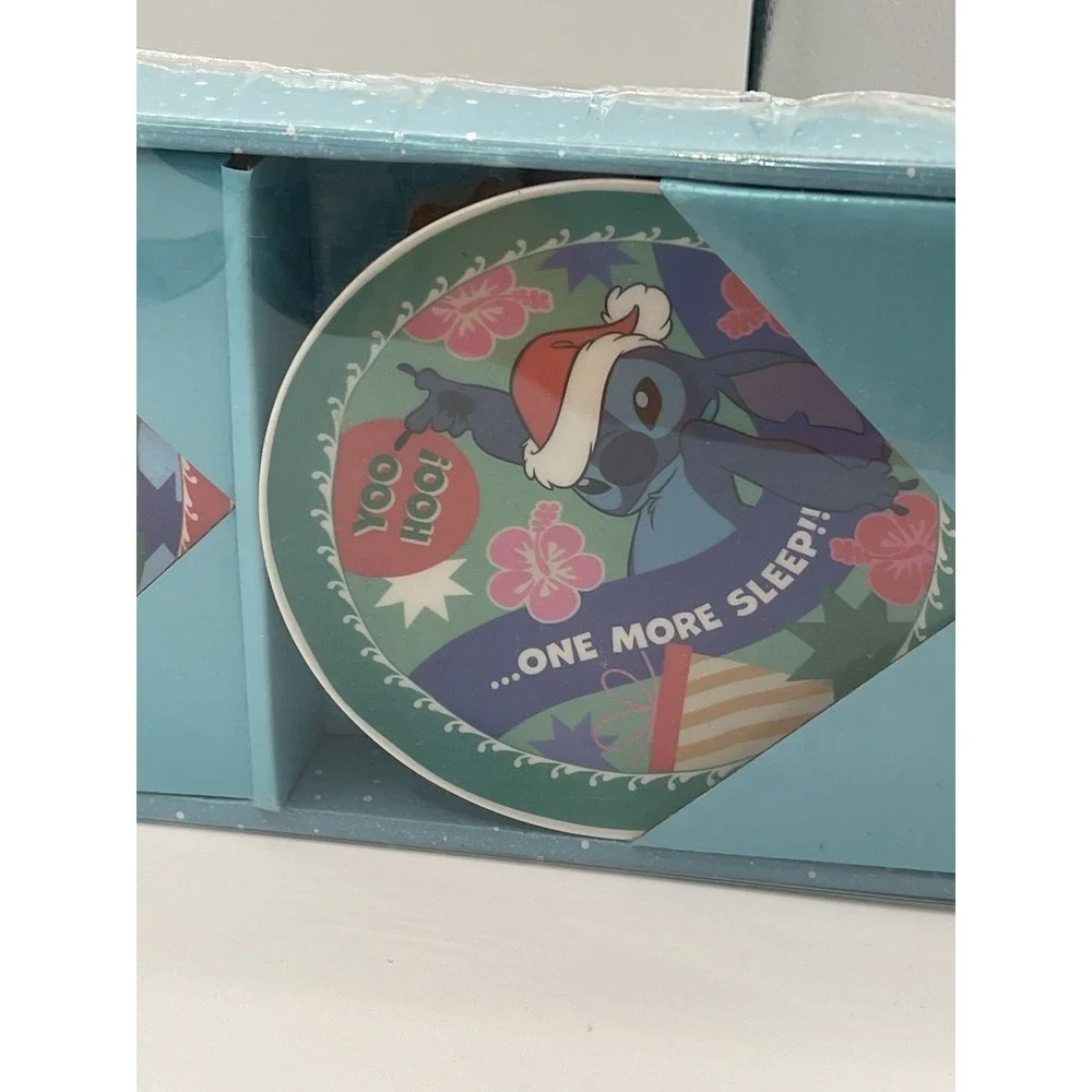Disney Lilo & Stitch Collectible Holiday Decorative Plate Set‎